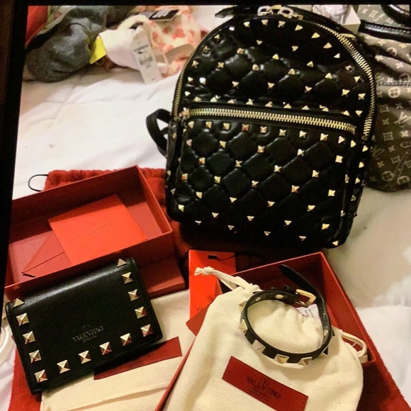 Authentic Valentino set main image 5